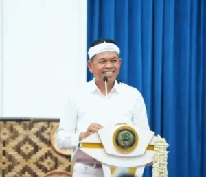 Read more about the article Dedi Mulyadi Jemput 13 LC di Maumere, Dipulangkan ke Jawa Barat dengan Pesawat Carter