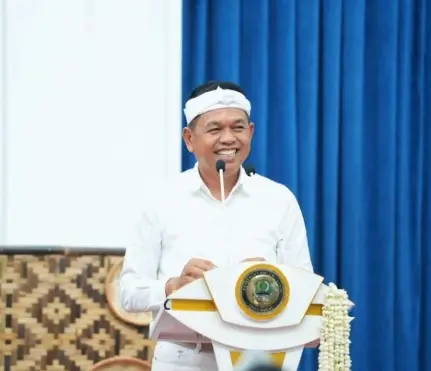 Read more about the article Dedi Mulyadi Jemput 13 LC di Maumere, Dipulangkan ke Jawa Barat dengan Pesawat Carter